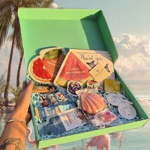 Sunbox Miami - Premium Gift Box I Miami Experience ☀️🦩